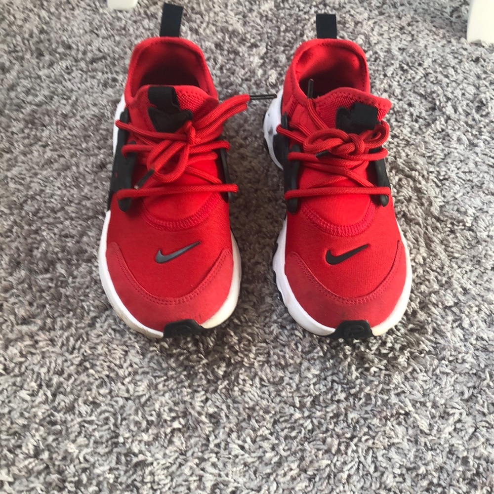 Nike Boys Red Sneakers. Size 3